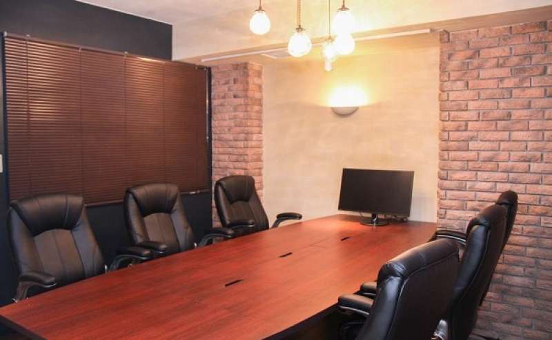 レンタルスペース 貸会議室｜西新橋の貸会議室＆電源・WiFiくつろぎカフェ｜ロジカフェ