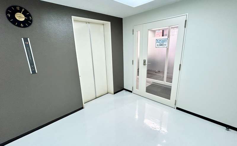 【2階に到着しましたら左手へお進みください】 - TIME SHARING 飯田橋 第一勧銀稲垣ビル 2Aの写真