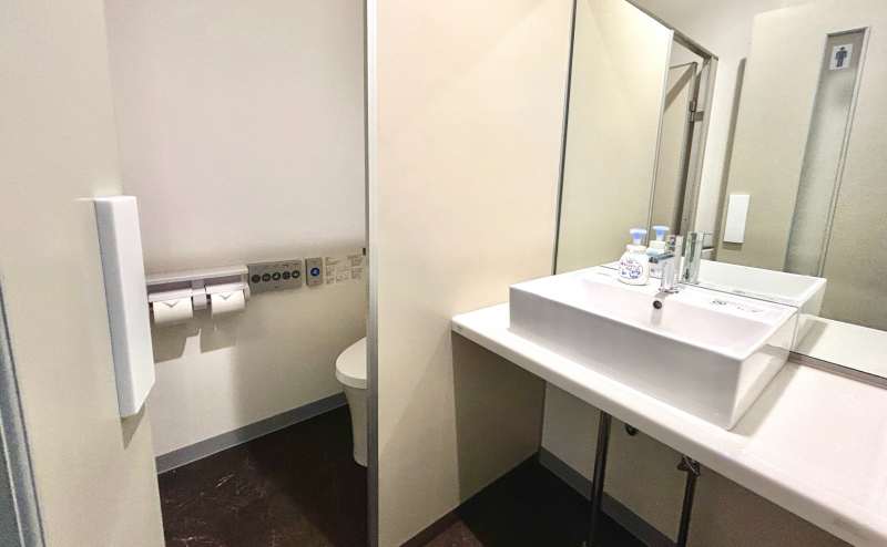 【男子トイレ：個室１】 - TIME SHARING 浅草SCRビル 6Aの写真