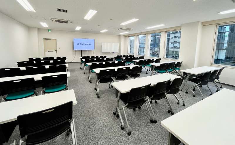 【スクール形式で63名着席可能】- TIME SHARING 京橋 SC新京橋ビル 7Cの写真