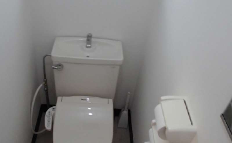 温水洗浄便座付きトイレ