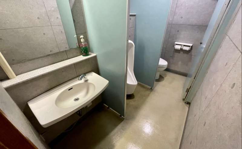 【男性トイレ（小×1、個室×1）】 - TIME SHARING 赤羽 IMBオフィス511の写真