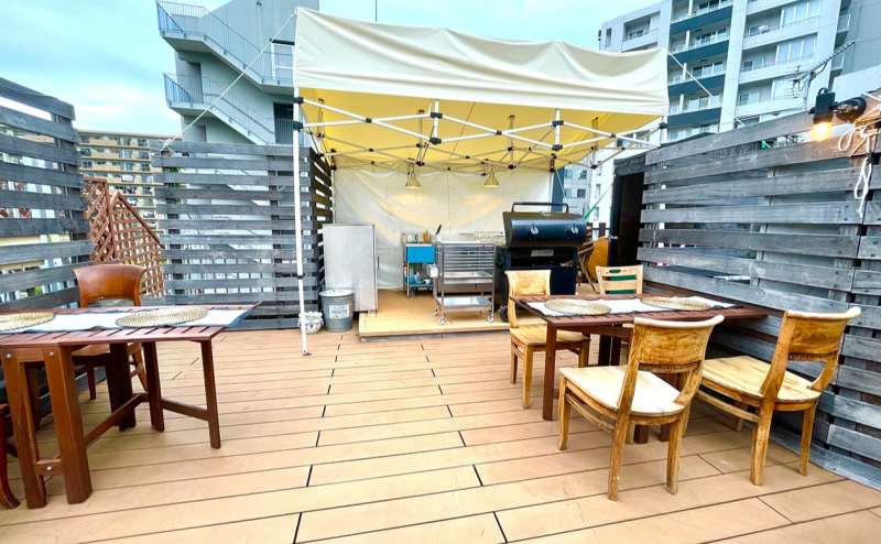 外にもテーブル席が８席。