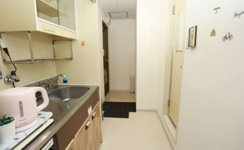 キッチン付き。湯沸かし器もご利用いただけます