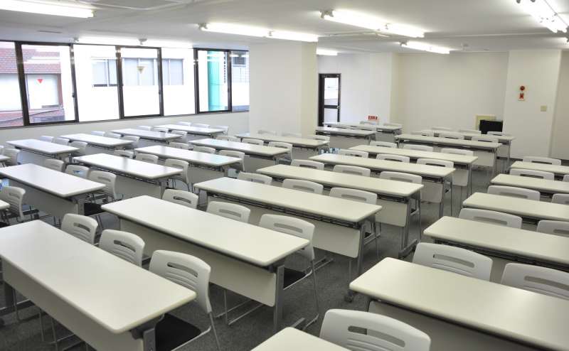 【茅場町二号館】アクセス至便の茅場町駅から徒歩3分 大型会議もセミナーも！最大83名収容の4階大会議室を格安にレンタル