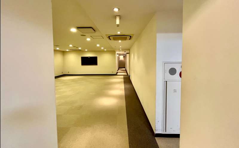 【共用部を右折しすぐ右手にroomRの扉がございます】 - TIME SHARING 銀座 旗ビル roomRの写真