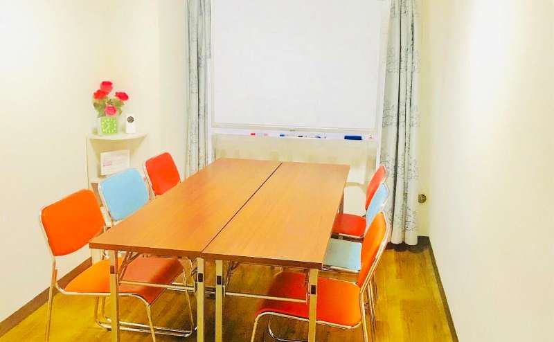 JR上野浅草口から徒歩0分！女性に人気！生き生き上野駅前MR2　最大10名迄 無料Wi-Fi・プロジェクター 清潔・静かに会議・ワークショップ・セッション・オフ会・ボドゲにオススメ♬ タイプ