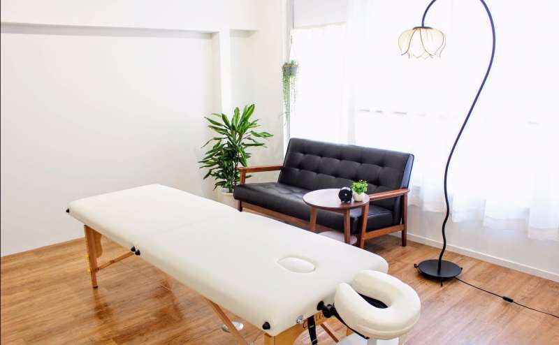 【レンタルサロン麻布十番】駅徒歩30秒で自分だけのお洒落なサロン！完全個室なのでセミナーやスクール、ワークショップなどにも！