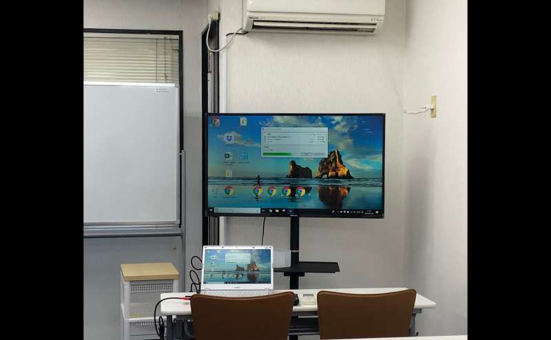 パソコンの画面をテレビモニターで見れます