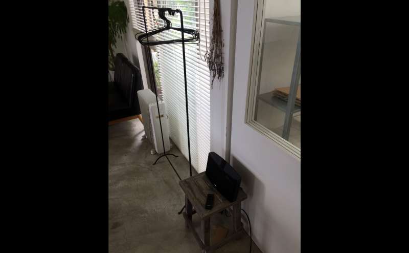 洋服掛けやスピーカー