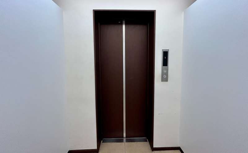 【5階エレベーターホール】 - TIME SHARING 銀座 旗ビル roomMの写真