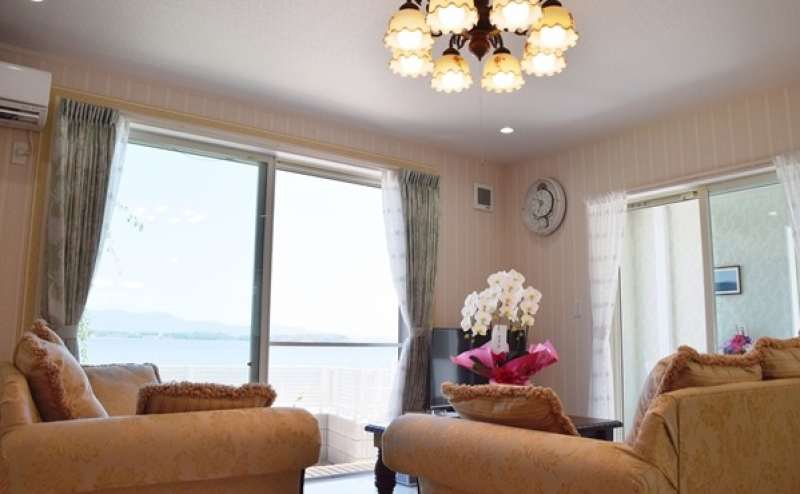 1Ｆリビングからも目の前は浜名湖のロケーションが広がる