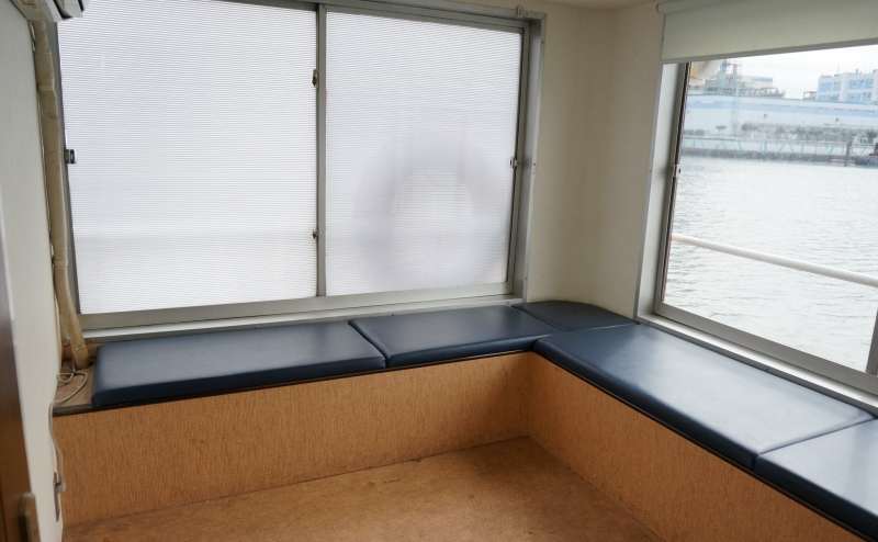 船内の後方にある小部屋です。用途に合わせご自由にご利用いただけます。