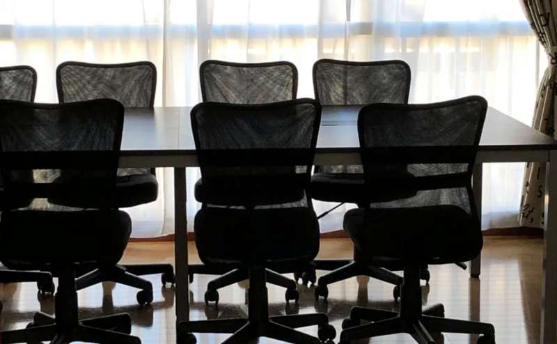 NURO光導入【東西線浦安駅 徒歩5分】コインパーキング多数 交通至便 完全個室 窓あり Wi-Fi ホワイトボード プロジェクター無料  /会議 テレワーク 商談 セミナー 研修会/オーシャンズ