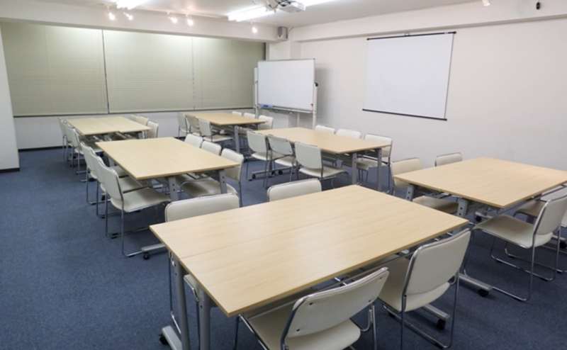 レイアウトは自由です。机を片付けて余裕を持ったご利用もできます