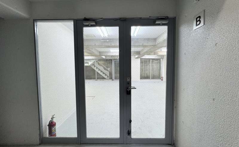 【スペース入口】