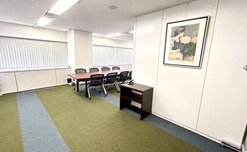 【会議・打ち合わせに便利！ビル内に複数会議室があるので、急なテレワークにもご利用ください♪】