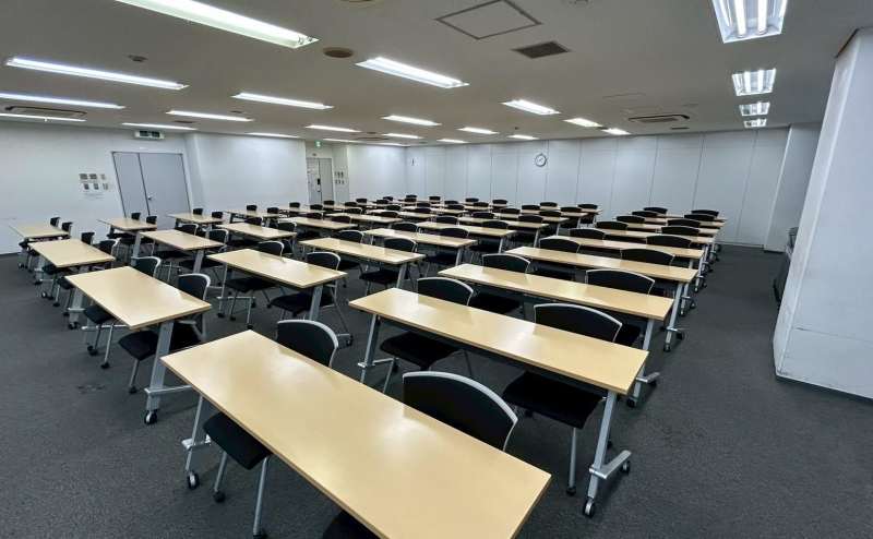 【スクール形式で72名～108名着席可能です！】