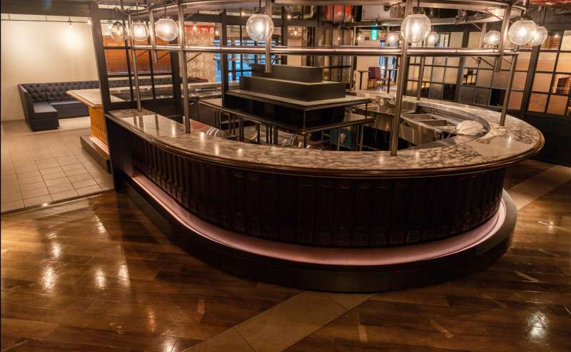 サブフロアのバーカウンター - グレイドパーク渋谷（旧：Glade Park 渋谷）の写真