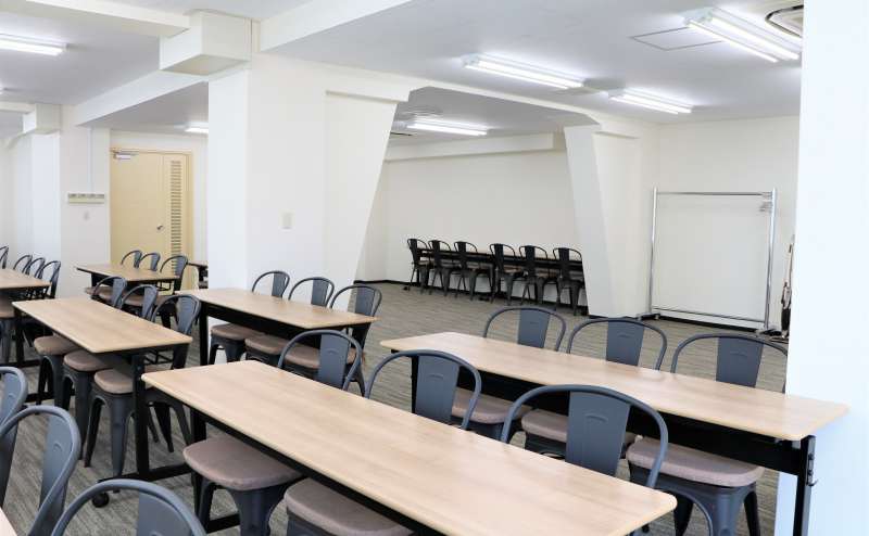 会議室後方に予備椅子6脚+テーブル2台ございます。 - TIME SHARING 蒲田 第二美須ビルの写真