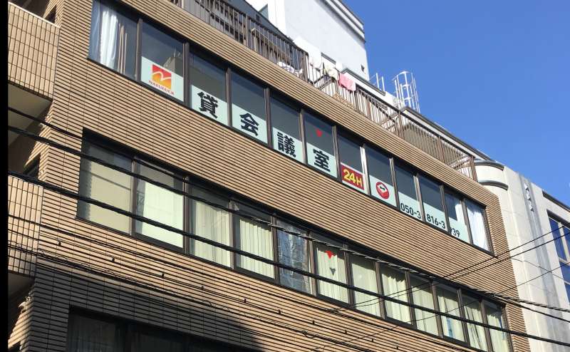 茅場町駅から徒歩3分の好立地