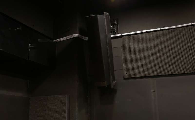 メインスピーカー