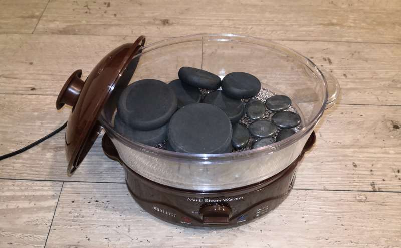 ホットストーンとホットストーンウォーマーです。