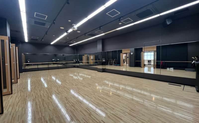 【ダンスレッスン、ヨガ、ピラティスなどにご活用ください！】 - TIME SHARING 津田沼  エグザス 奏の杜 STUDIO2の写真  会場内 【津田沼駅より徒歩7分！ダンスルームがオープンしま