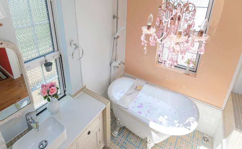 猫足バスタブ　シャワー　お湯が張れます