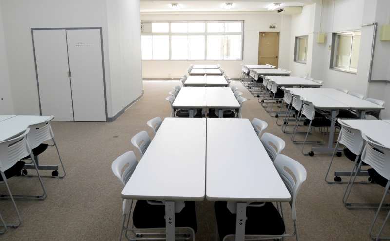 飲食可能な会議室です。 懇親会 パーティー 同窓会にも