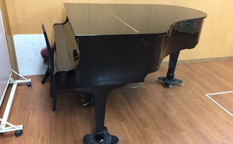 グランドピアノ