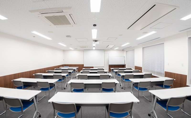 【心斎橋】中会議室B-4 Wi-Fi無料 地下鉄長堀橋駅真上 心斎橋駅徒歩7分の駅近会議室  基本30名収容/会議 Web会議 新人研修 セミナー 勉強会等に/JEC日本研修センター心斎橋