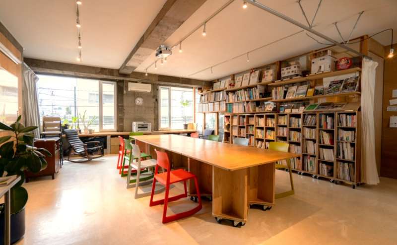 日光の入る、あたたかみのあるインテリアです。