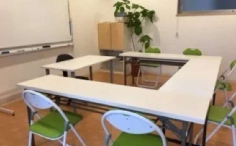 間隔をあけて座ることができるのでソーシャルディスタンスを十分とっていただけます