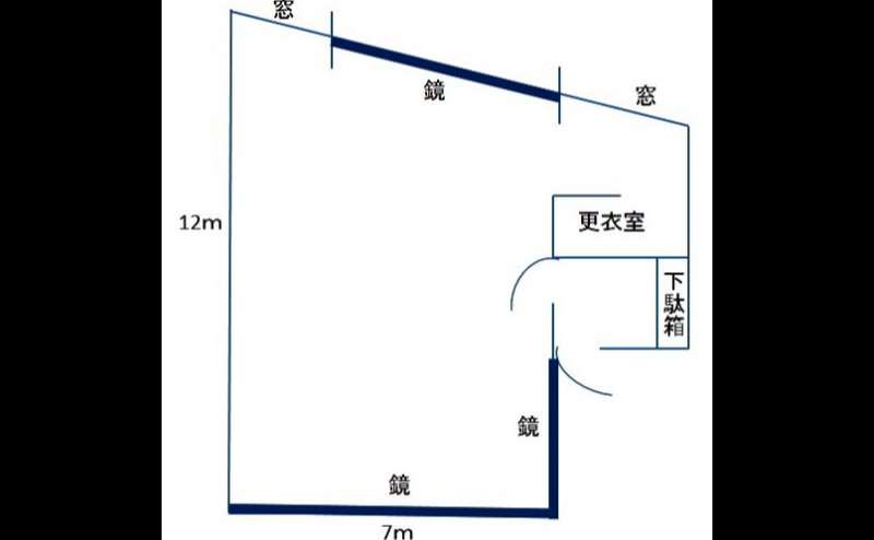 間取り図です。柱のないすっきりとしたつくり。窓もございます