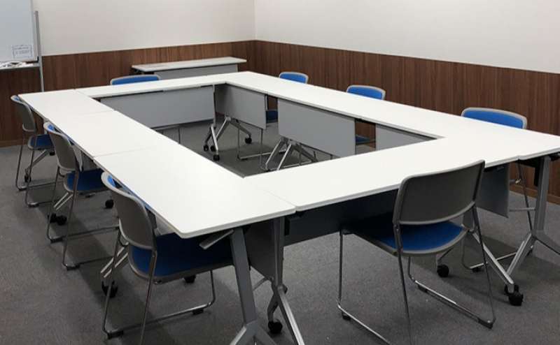 レンタルスペース 【心斎橋】研修室D-3 駅近で便利なコンパクトスペース 地下鉄長堀橋駅真上 心斎橋駅徒歩7分 基本8名収容 Wi-Fi無料/面接 面談 テレワーク 控室 オフ会に/JEC日本研修センター心斎橋