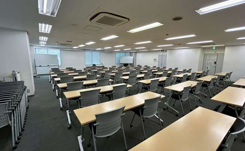 【ホワイトボード、演台、OAタップ、Wi-Fiは無料でご利用可能です！】