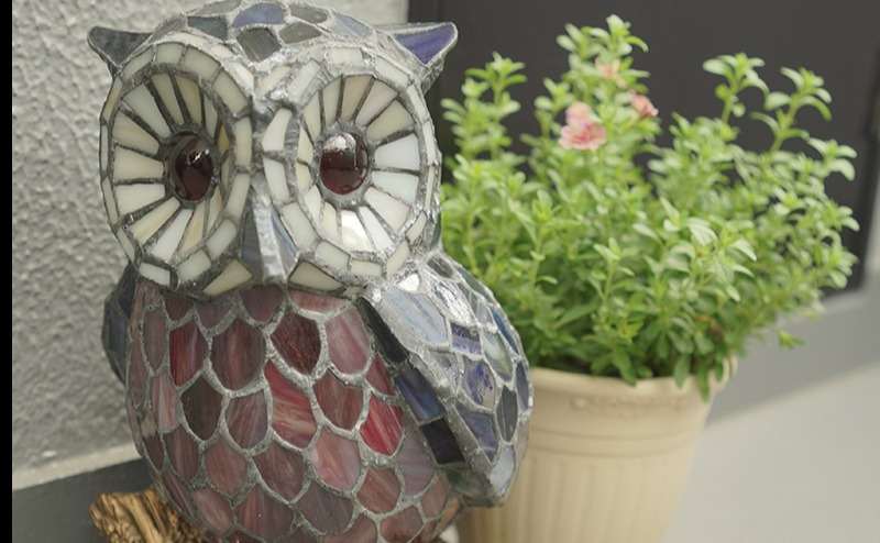 お部屋の目印のフクロウの置物