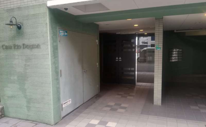 マンション１階エントランス