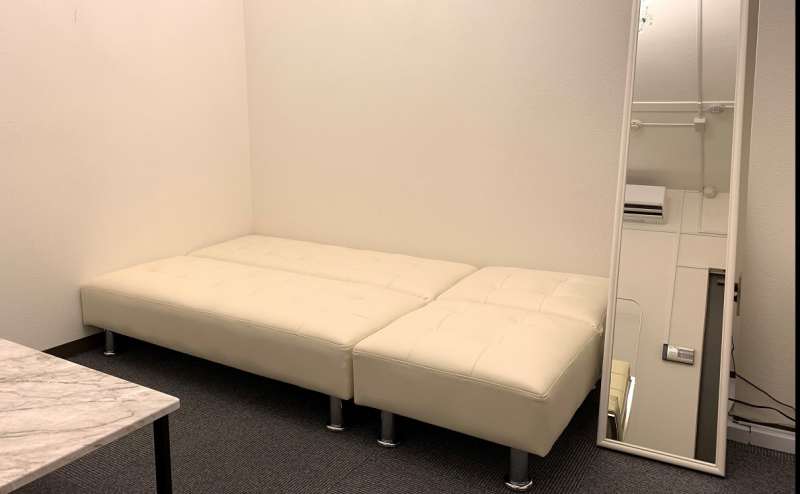 全身が見れる姿見鏡もあります。