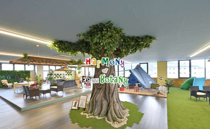 【フリーラウンジハーモニー】席数280席、四国最大級のコワーキングスペース