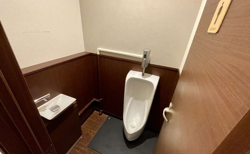 【男性トイレ（小便器×1）】 - TIME SHARING 四谷8Cの写真