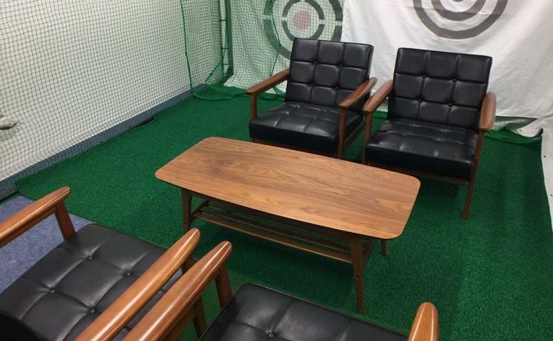 レイアウトを変更すれば、会議や打合せスペースとしてもご利用可能です。