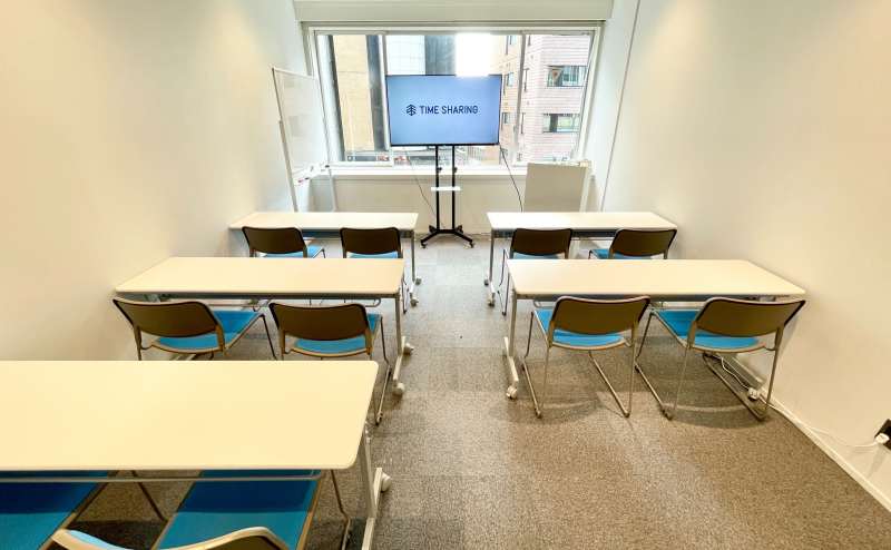 【晴れた日は大きな窓から自然光がたっぷり差し込みます(14時ごろ撮影)】 - TIME SHARING 六本木 第6DMJビル 4Cの写真