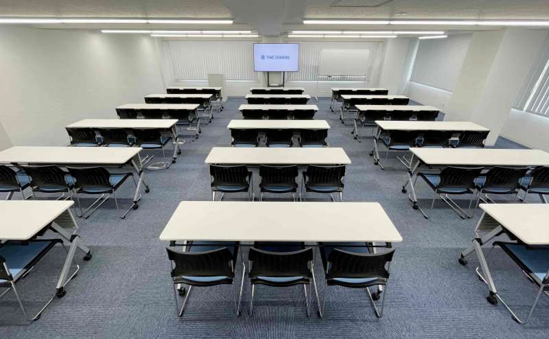 レンタルスペース 【 新宿三丁目駅 3分】設備・備品が充実♪ WiFi無料！清掃・消毒で衛生面も安心♥便利な駅近 TS新宿8A