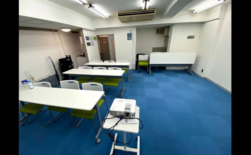 半分だけにする9名で広々使えます。密回避に最適です。