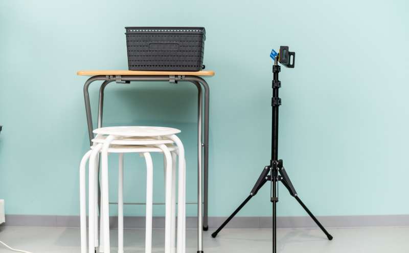 撮影用のスマホスタンド。踊ってみた動画などのご利用にも人気です
