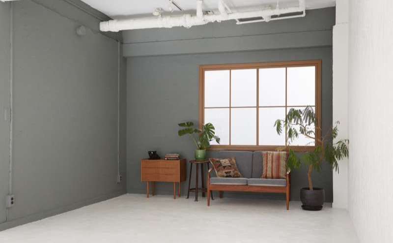 グレー壁スペース。部屋のシチュエーションとしてもご利用いただけます