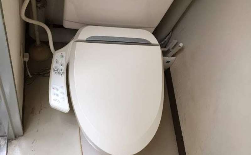 トイレ（温水洗浄便座）