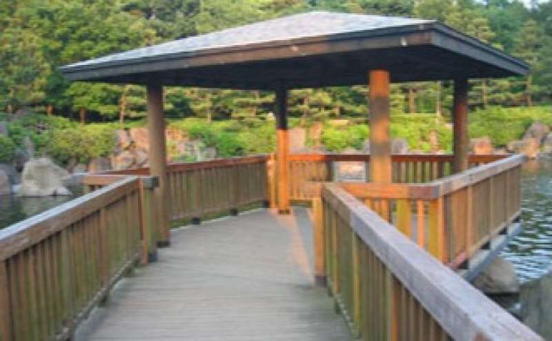 しながわ水族館に隣接した「しながわ区民公園」が徒歩15分のところにあります